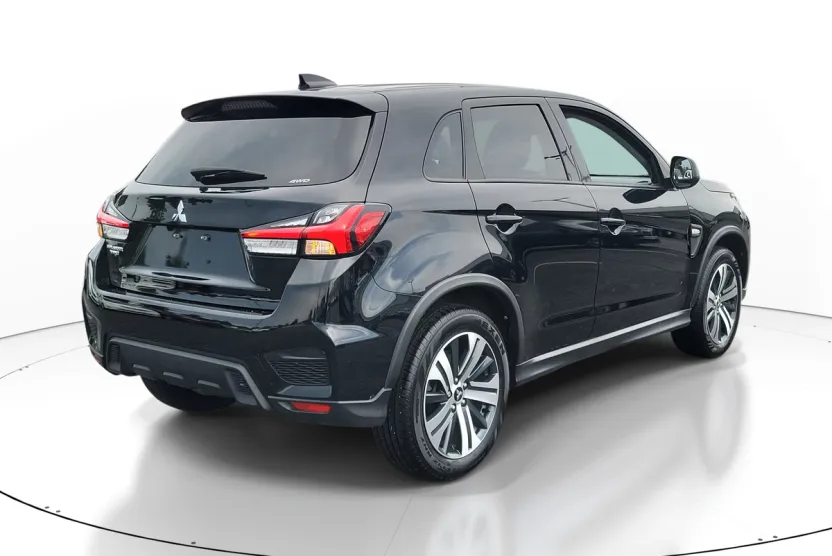 2024 Mitsubishi Outlander Sport ES photo 1