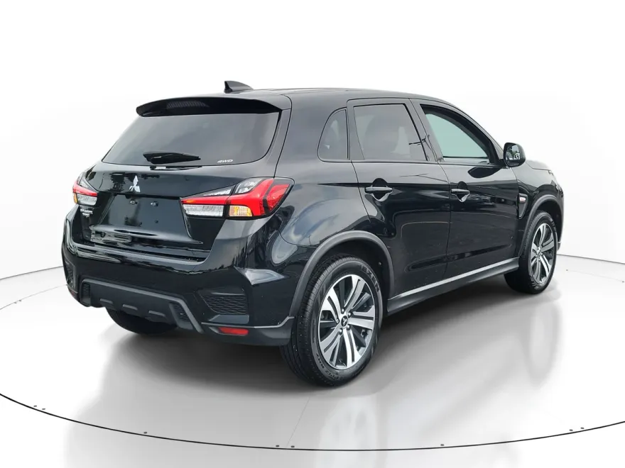 2024 Mitsubishi Outlander Sport ES photo 1