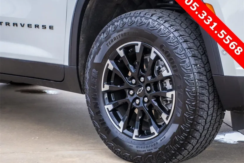 2024 Chevrolet Traverse Z71 photo 1