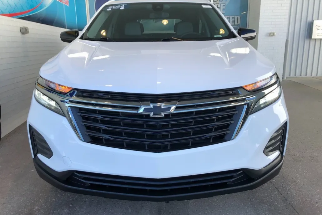 2024 Chevrolet Equinox LS photo 1