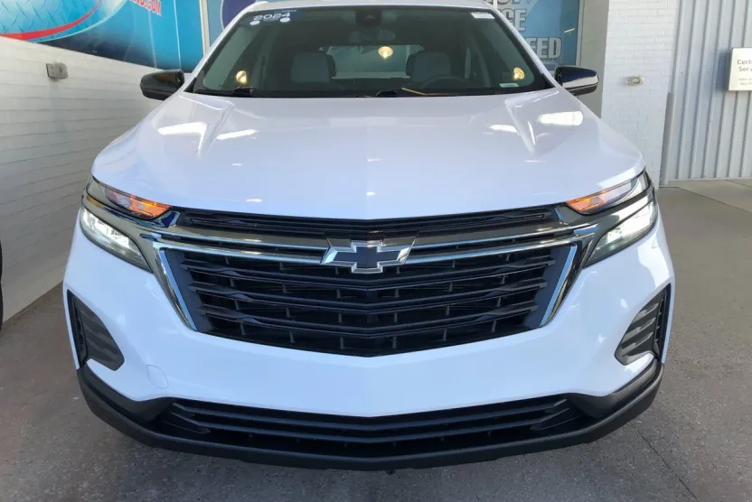 2024 Chevrolet Equinox LS photo 1