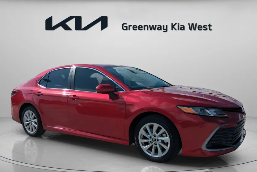 2024 Toyota Camry LE photo 1