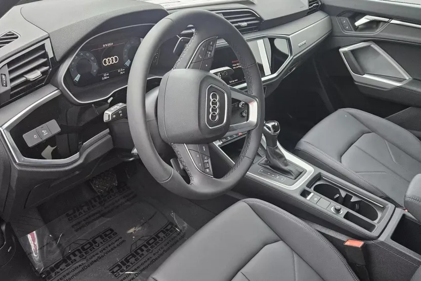 2024 Audi Q3 S line Premium 45 TFSI photo 1