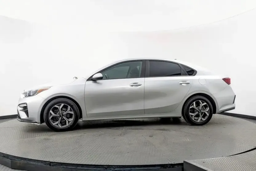 2019 Kia Forte LXS photo 1