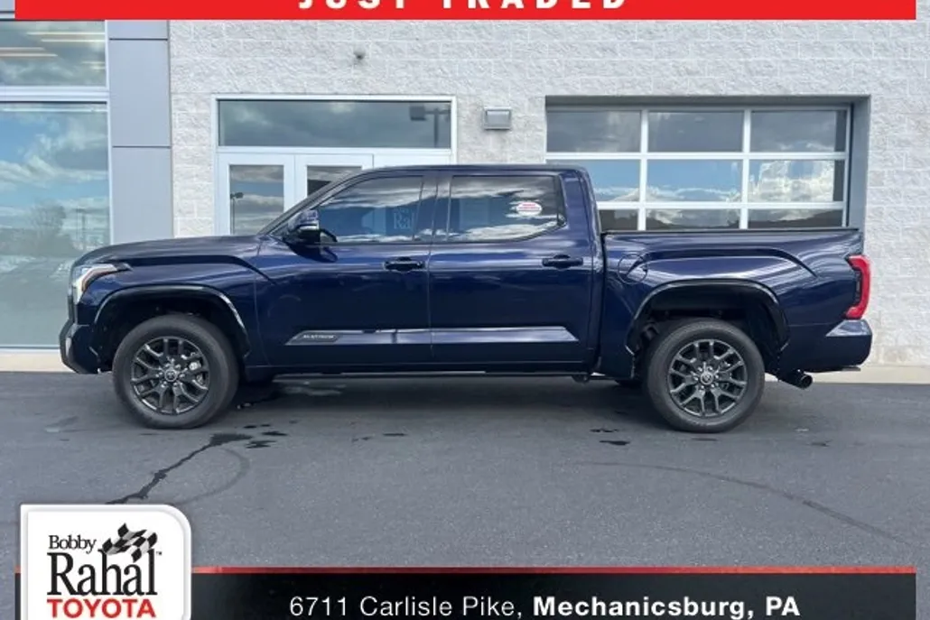 2023 Toyota Tundra Platinum photo 1