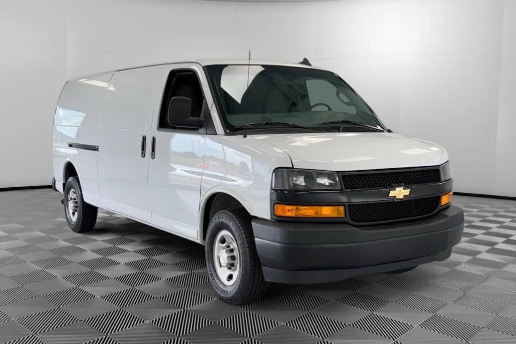 2023 Chevrolet Express 2500 Work Cargo Van photo 1