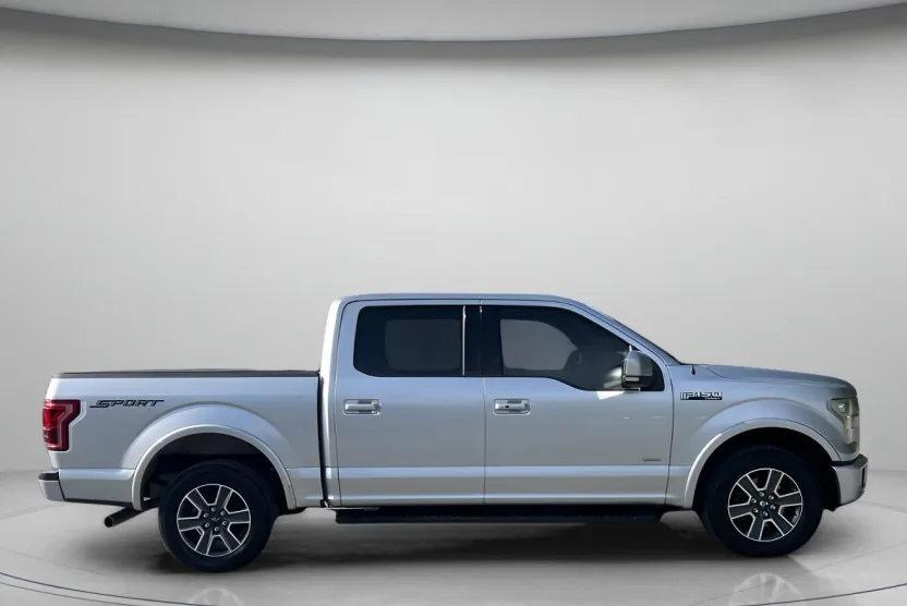 2015 Ford F-150 Lariat photo 1