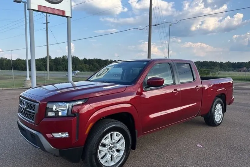 2024 Nissan Frontier SV photo 1