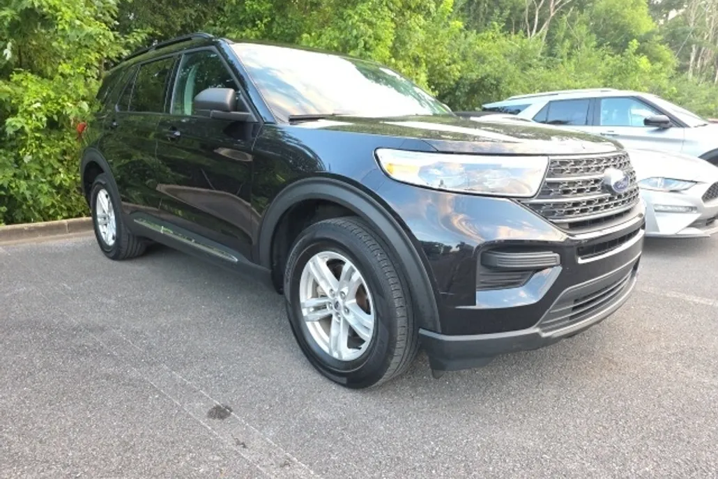 2022 Ford Explorer XLT photo 1