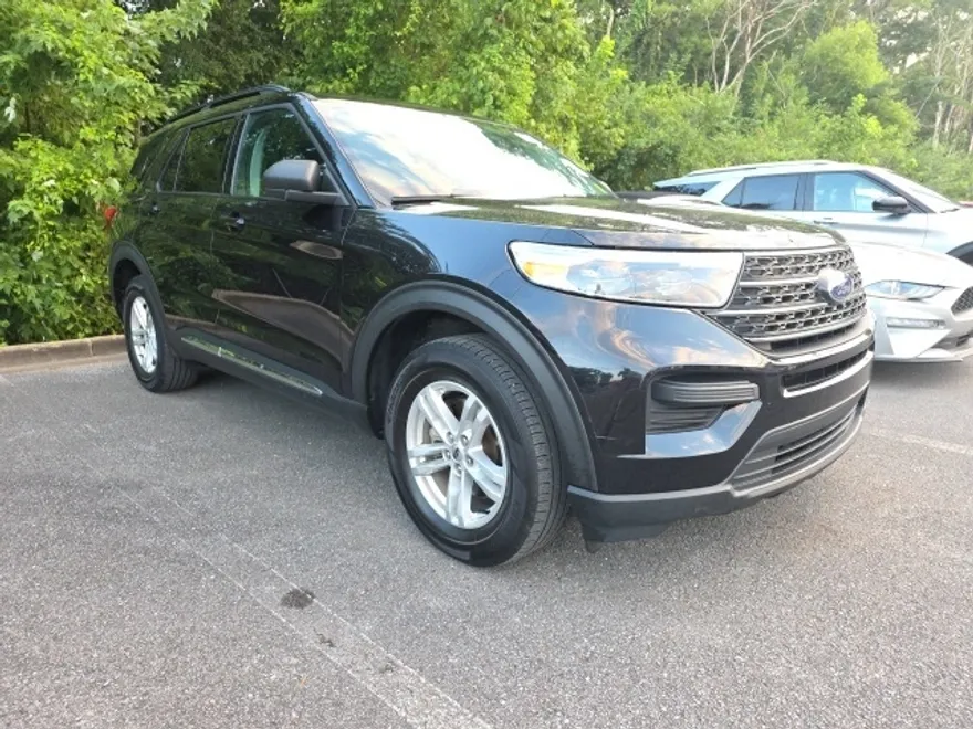 2022 Ford Explorer XLT photo 1