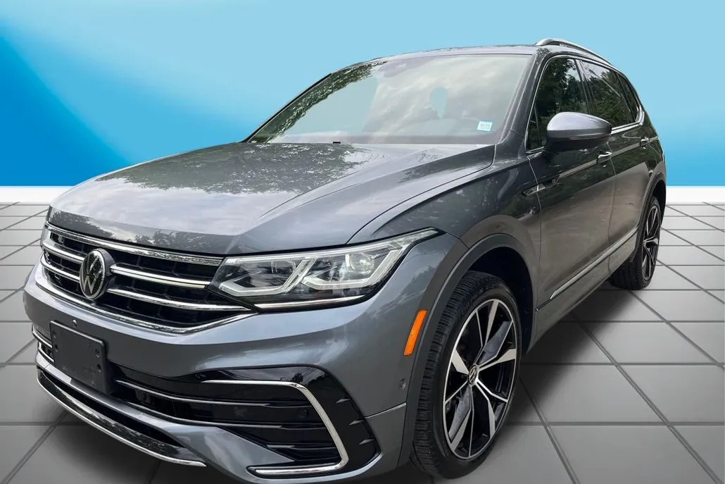 2022 Volkswagen Tiguan SEL Premium R-Line photo 1