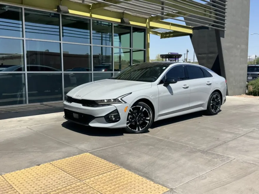 2024 Kia K5 GT-Line photo 1