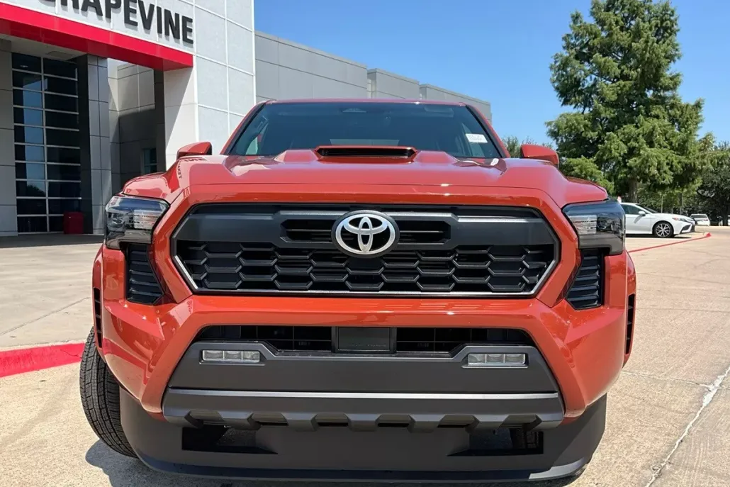2025 Toyota Tacoma TRD Sport photo 1