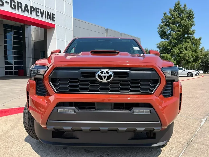 2025 Toyota Tacoma TRD Sport photo 1