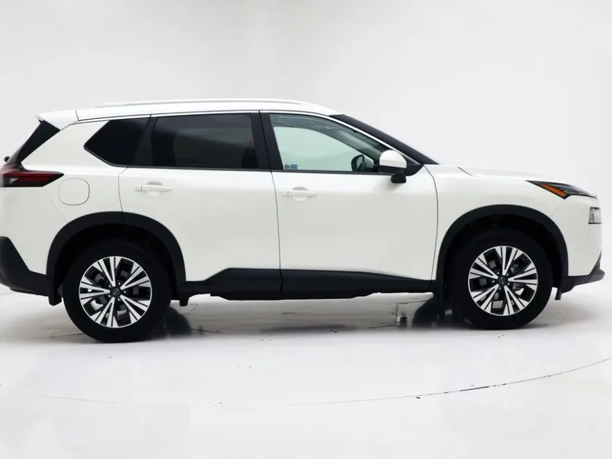 2023 Nissan Rogue SV photo 1