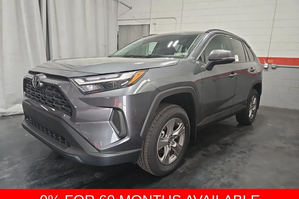 2025 Toyota RAV4 XLE photo 1