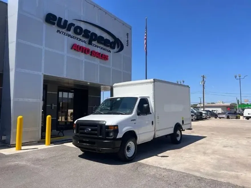 2014 Ford E-350 photo 1