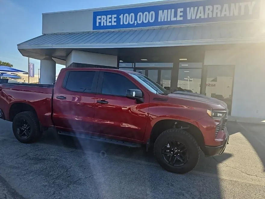 2024 Chevrolet Silverado Trail Boss LT photo 1