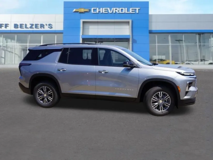 2026 Chevrolet Traverse photo 1