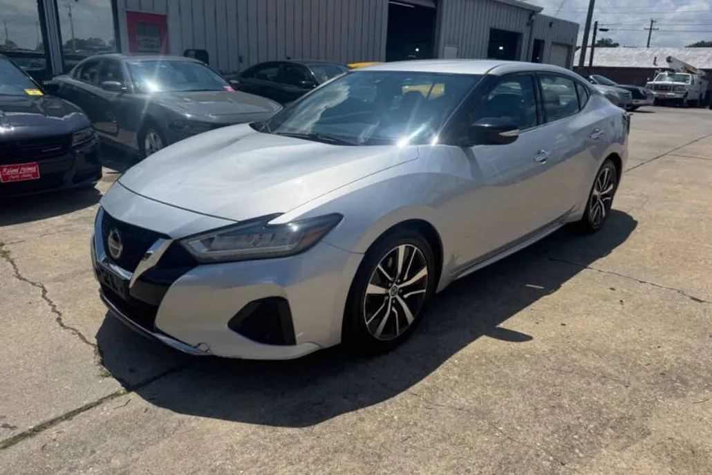 2019 Nissan Maxima SV photo 1