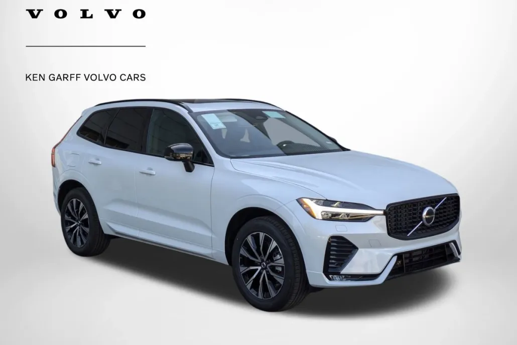 2025 Volvo XC60 Core photo 1