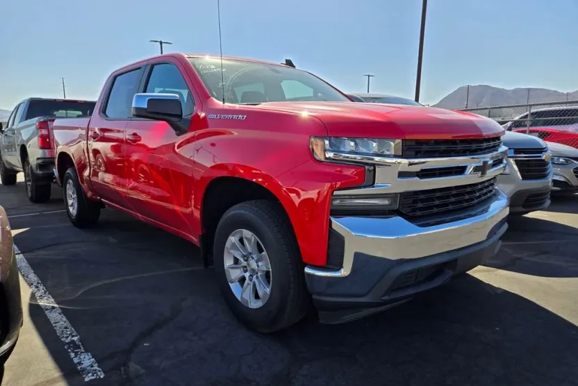 2020 Chevrolet Silverado 1500 LT photo 1