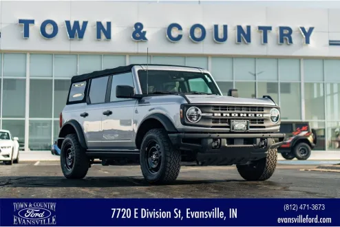 2022 Ford Bronco Black Diamond photo 1