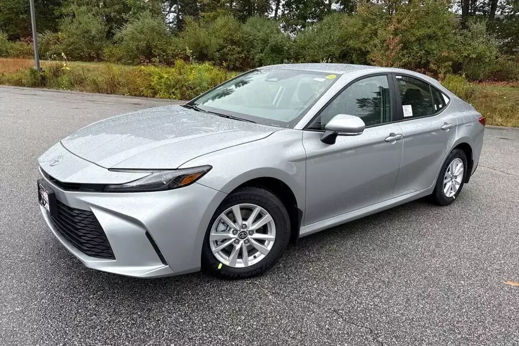 2026 Toyota Camry LE photo 1