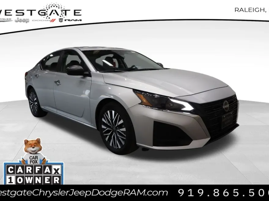2024 Nissan Altima 2.5 SV photo 1
