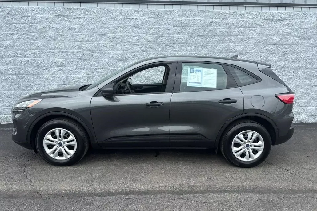 2020 Ford Escape S photo 1