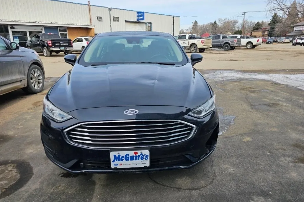 2020 Ford Fusion SE photo 1