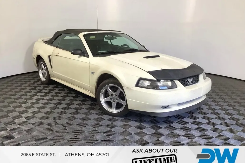 2000 Ford Mustang GT Convertible photo 1