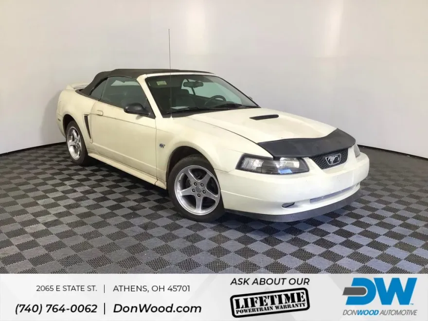 2000 Ford Mustang GT Convertible photo 1