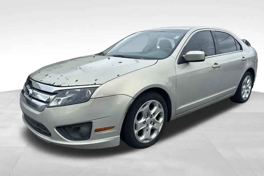 2010 Ford Fusion SE photo 1