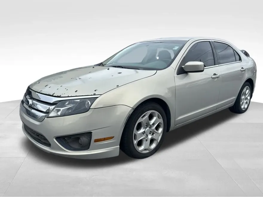2010 Ford Fusion SE photo 1