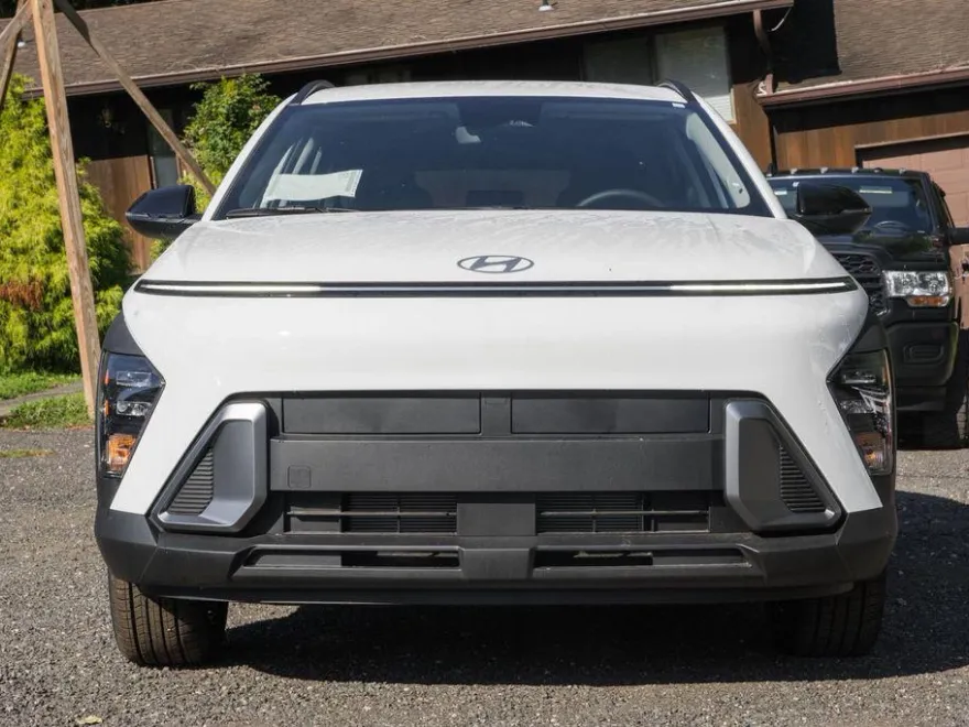 2026 Hyundai Kona SEL photo 1