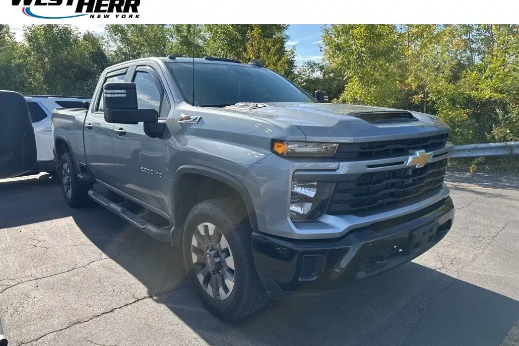 2024 Chevrolet Silverado 2500HD Custom photo 1