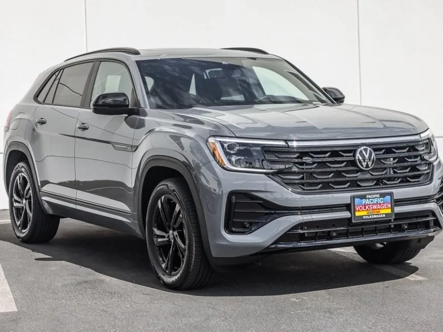 2026 Volkswagen Atlas Cross Sport SEL R-Line photo 1