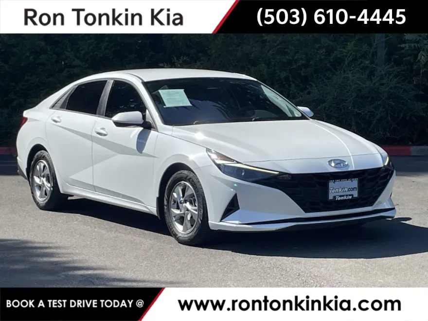 2022 Hyundai Elantra SE photo 1