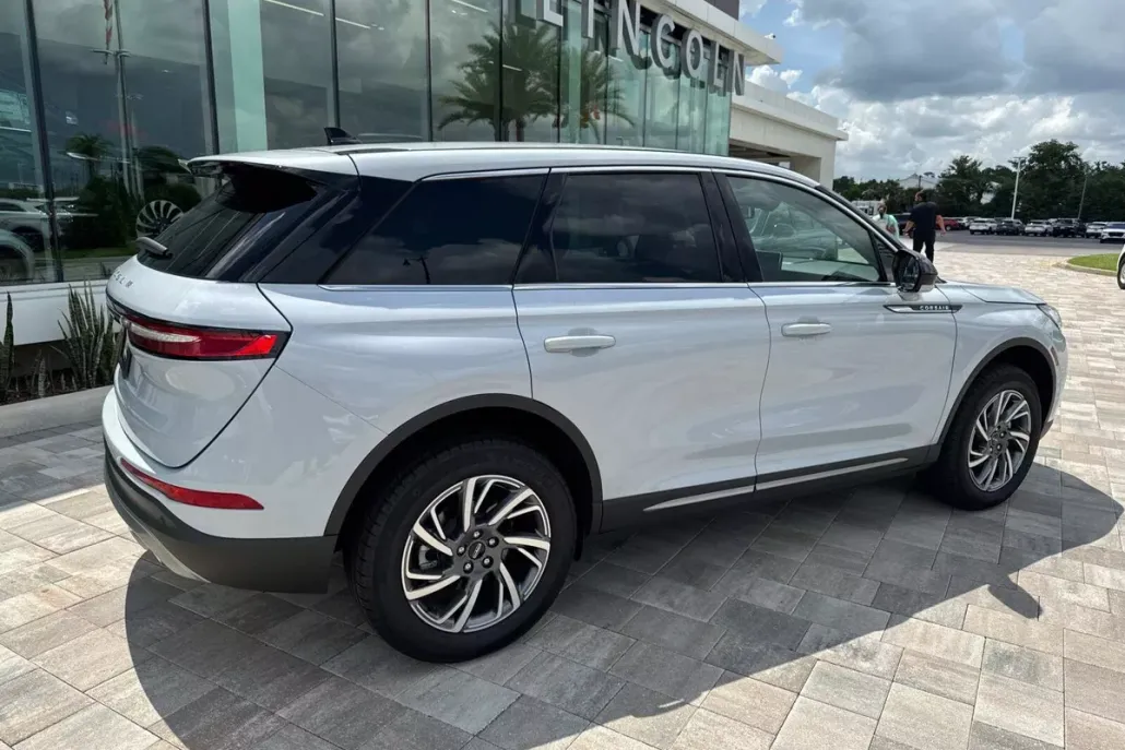 2025 Lincoln Corsair Premiere photo 1
