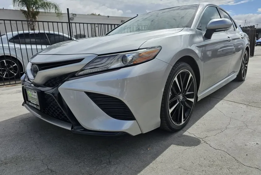 2019 Toyota Camry XSE photo 1