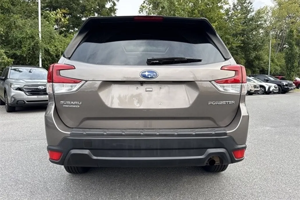 2022 Subaru Forester Premium photo 1