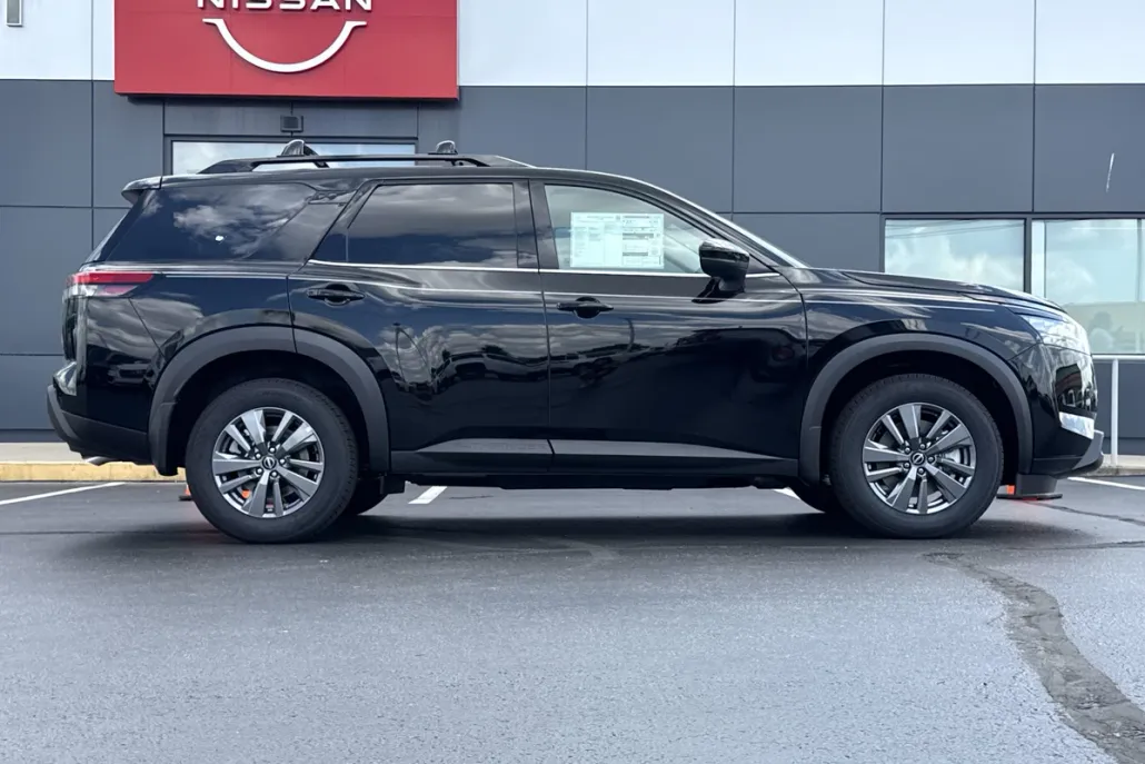 2025 Nissan Pathfinder SV photo 1