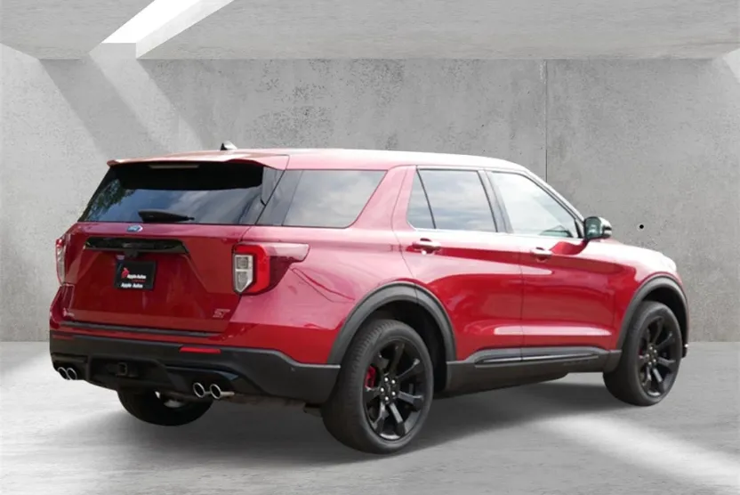2022 Ford Explorer ST photo 1