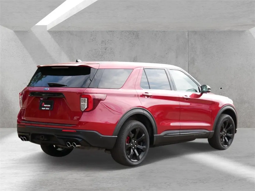 2022 Ford Explorer ST photo 1