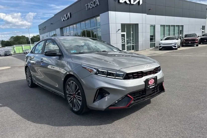 2023 Kia Forte GT photo 1