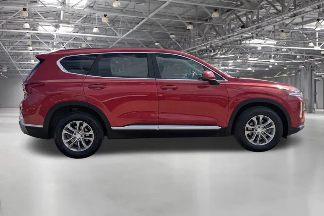 2019 Hyundai Santa Fe SE photo 1