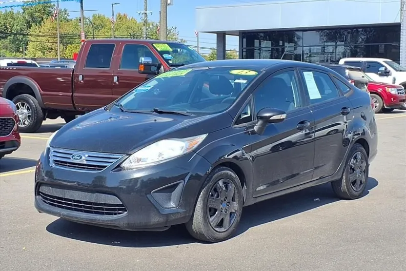 2013 Ford Fiesta SE photo 1