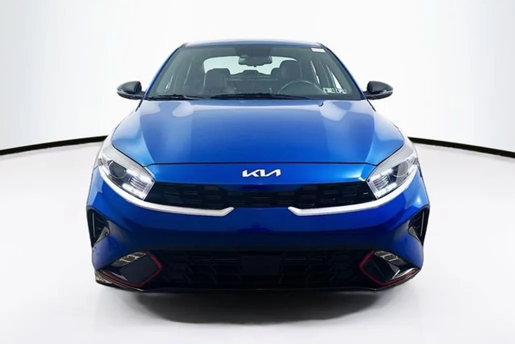 2023 Kia Forte GT-Line photo 1