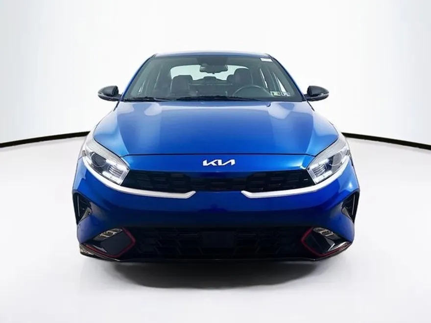 2023 Kia Forte GT-Line photo 1